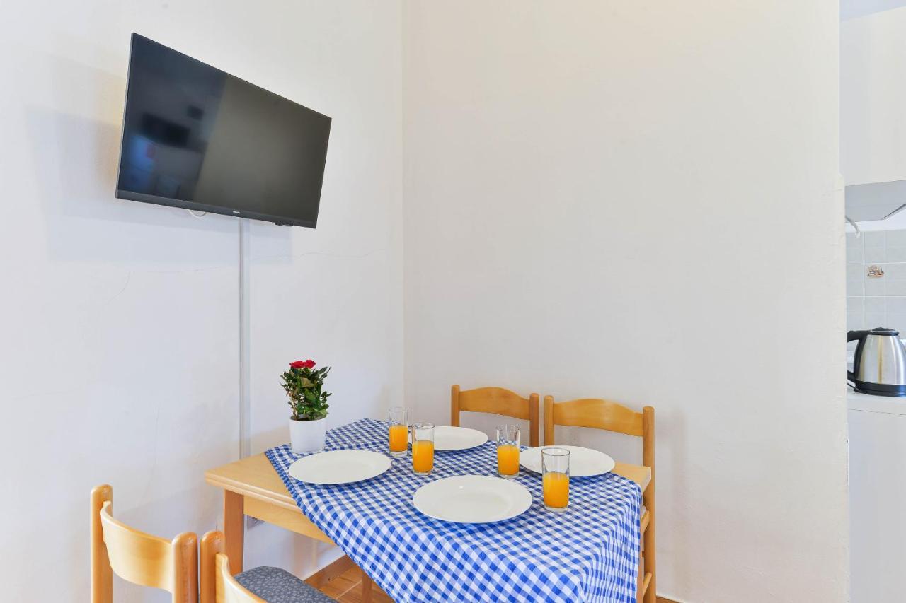Apartments Adria Turanj Bagian luar foto