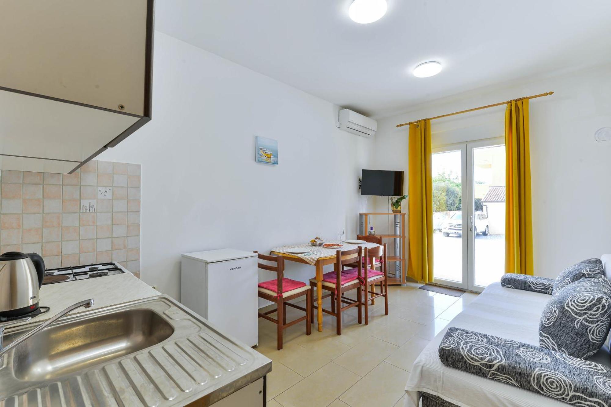 Apartments Adria Turanj Bagian luar foto
