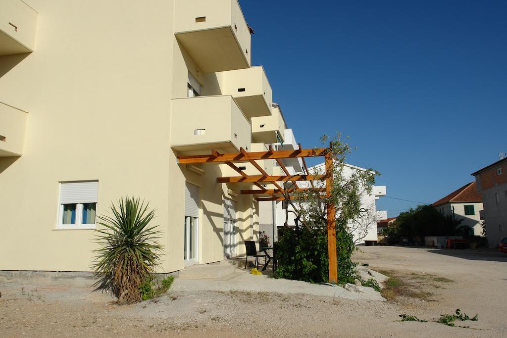 Apartments Adria Turanj Bagian luar foto